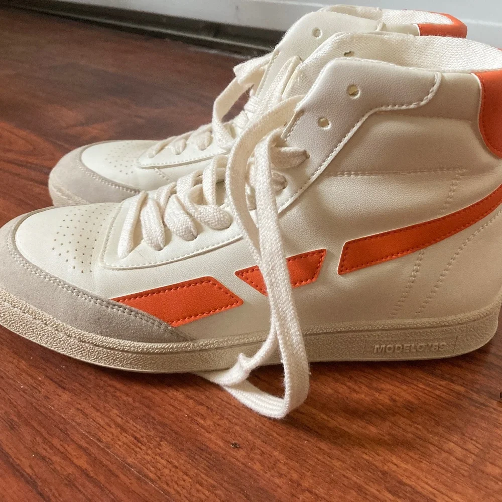 Saye Hi-tops - Picture 1 of 3